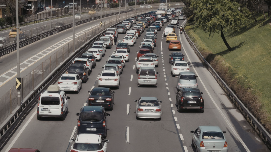 高速公路子彈防不勝防？汽車包膜石頭噴傷真實防護力測給你看，保護引擎蓋不再滿身洞｜